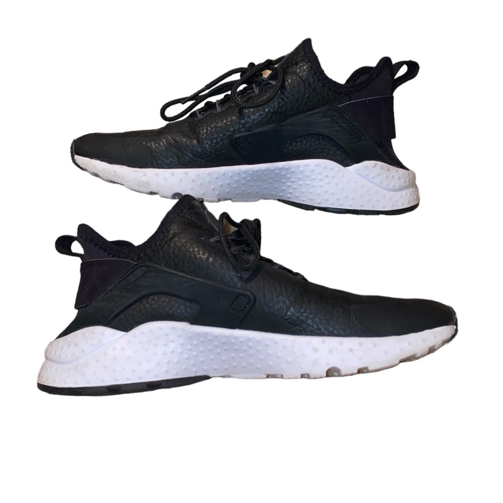 Women’s 7 Nike Air Huraches